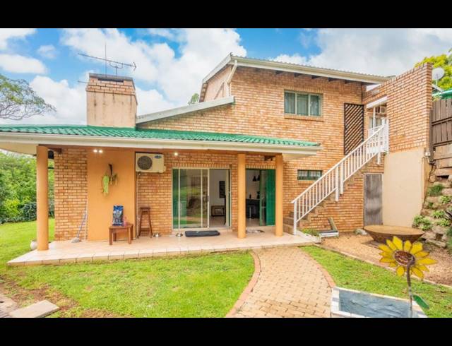 3 BEDROOM TOWNHOUSE SOLD IN HILLCREST CENTRAL